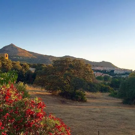 Le Vieux Moulin LʼÎle-Rousse