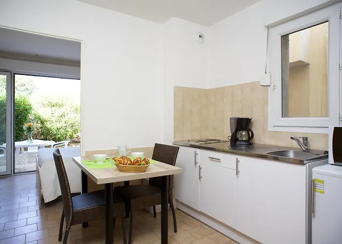 Le Vieux Moulin LʼÎle-Rousse