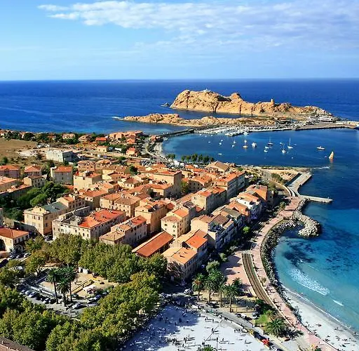 Le Vieux Moulin LʼÎle-Rousse