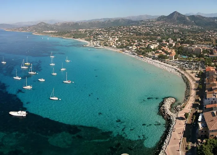 Appart hôtel Le Vieux Moulin LʼÎle-Rousse