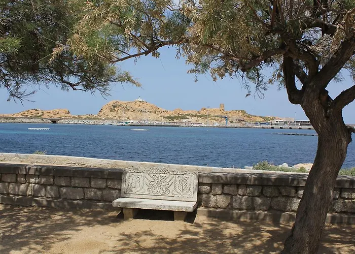 Le Vieux Moulin LʼÎle-Rousse