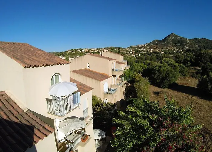 Le Vieux Moulin LʼÎle-Rousse