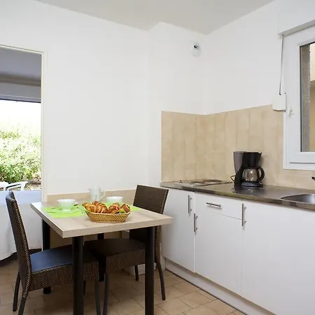 Le Vieux Moulin LʼÎle-Rousse