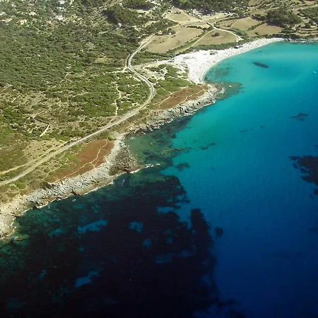 Le Vieux Moulin LʼÎle-Rousse
