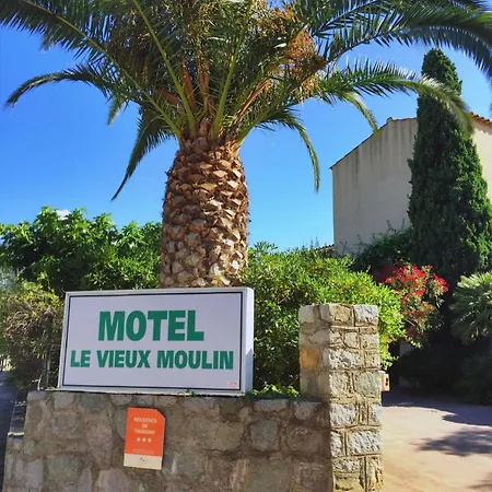 Le Vieux Moulin Lägenhetshotell 3*