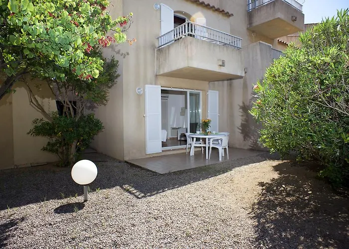 Le Vieux Moulin LʼÎle-Rousse