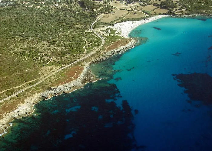 Le Vieux Moulin LʼÎle-Rousse