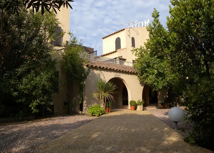 Le Vieux Moulin Aparthotel LʼÎle-Rousse